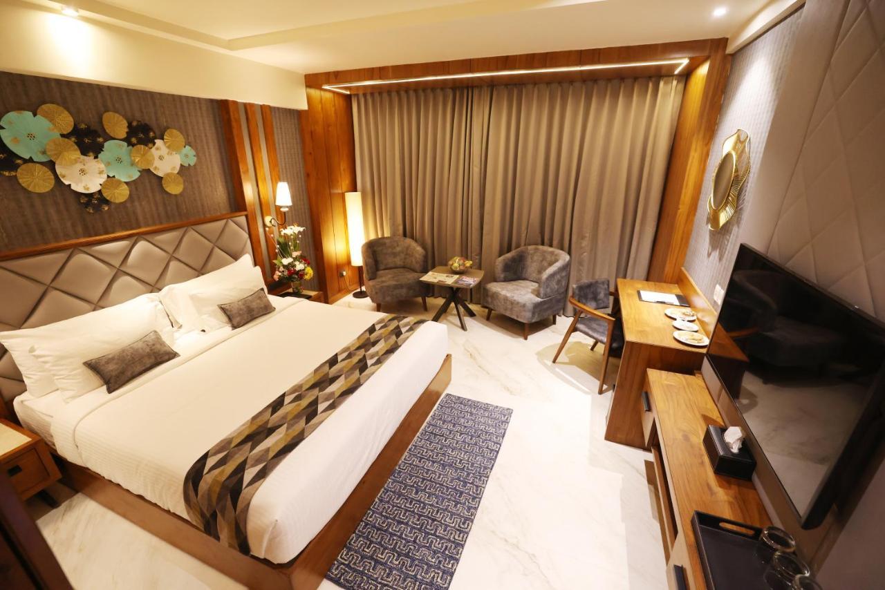 Aj Grand Hotel Mangalore Dış mekan fotoğraf