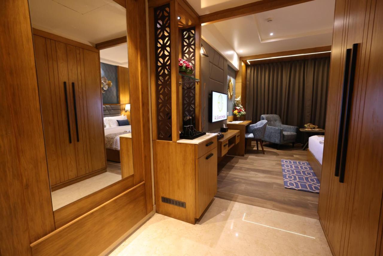 Aj Grand Hotel Mangalore Dış mekan fotoğraf