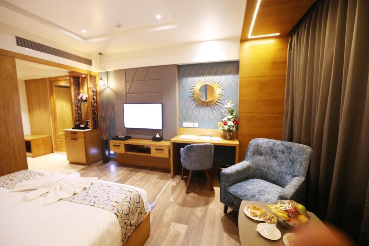 Aj Grand Hotel Mangalore Dış mekan fotoğraf