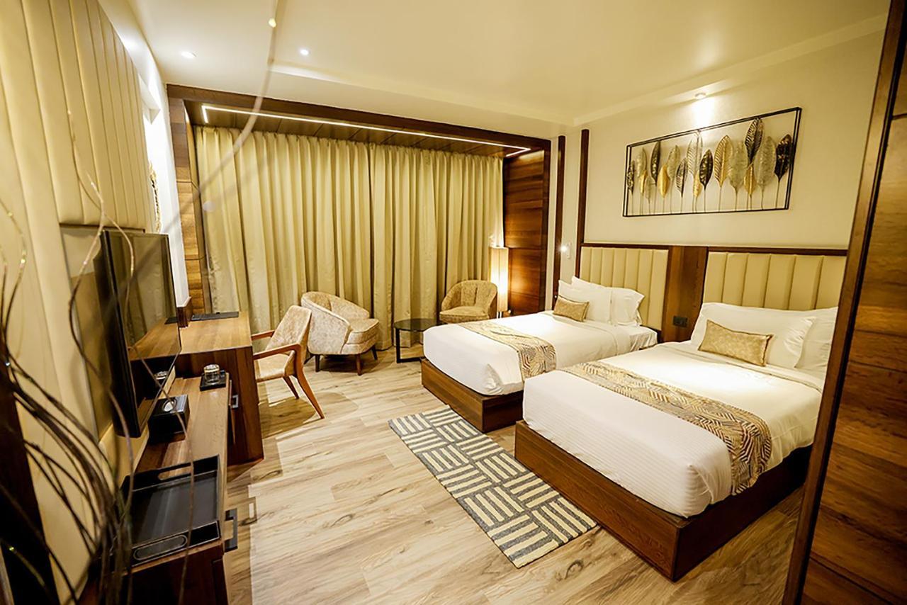 Aj Grand Hotel Mangalore Dış mekan fotoğraf